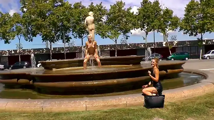 Публичный минет и бдсм секс порно для блондинки Liz Rainbow