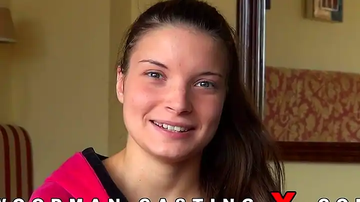 Милейшая сучка Anita Bellini прошла порно кастинг