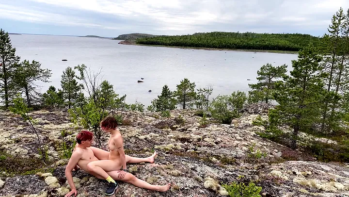 Любительское порно студентки 18 летней на природе возле водоёма